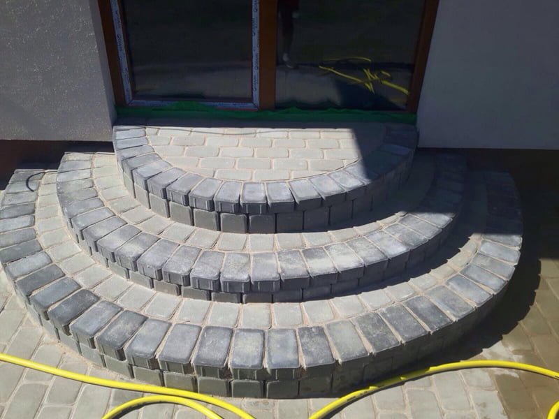 bruga ieklasana riga 10 - Aluzinc, metāla logi, metāla sētas, metāla vārti, bīdāmie vārti Rīgā bruga ieklasana riga 10