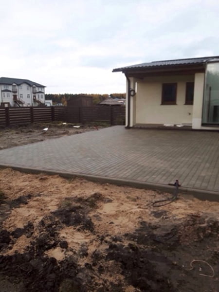 bruga ieklasana riga 6 - Aluzinc, metāla logi, metāla sētas, metāla vārti, bīdāmie vārti Rīgā bruga ieklasana riga 6