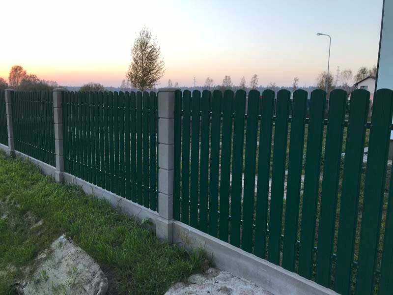 Aluzinc zogi staketa zogi Riga Latvija uzstadisana 1 - Aluzinc, metāla logi, metāla sētas, metāla vārti, bīdāmie vārti Rīgā Aluzinc zogi staketa zogi Riga Latvija uzstadisana 1