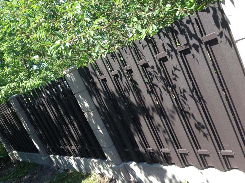 Aluzinc zogi staketa zogi Riga Latvija uzstadisana 10 - Aluzinc, metāla logi, metāla sētas, metāla vārti, bīdāmie vārti Rīgā Aluzinc zogi staketa zogi Riga Latvija uzstadisana 10