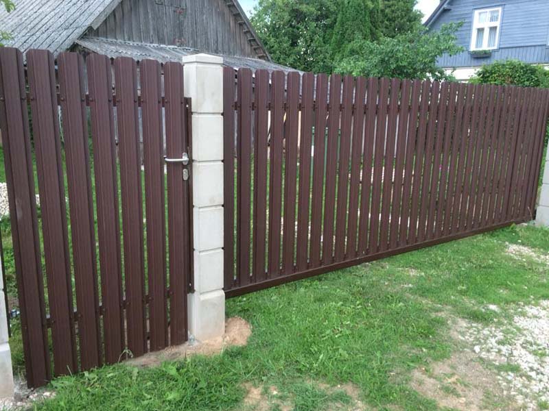 Aluzinc zogi staketa zogi Riga Latvija uzstadisana 18 - Aluzinc, metāla logi, metāla sētas, metāla vārti, bīdāmie vārti Rīgā Aluzinc zogi staketa zogi Riga Latvija uzstadisana 18