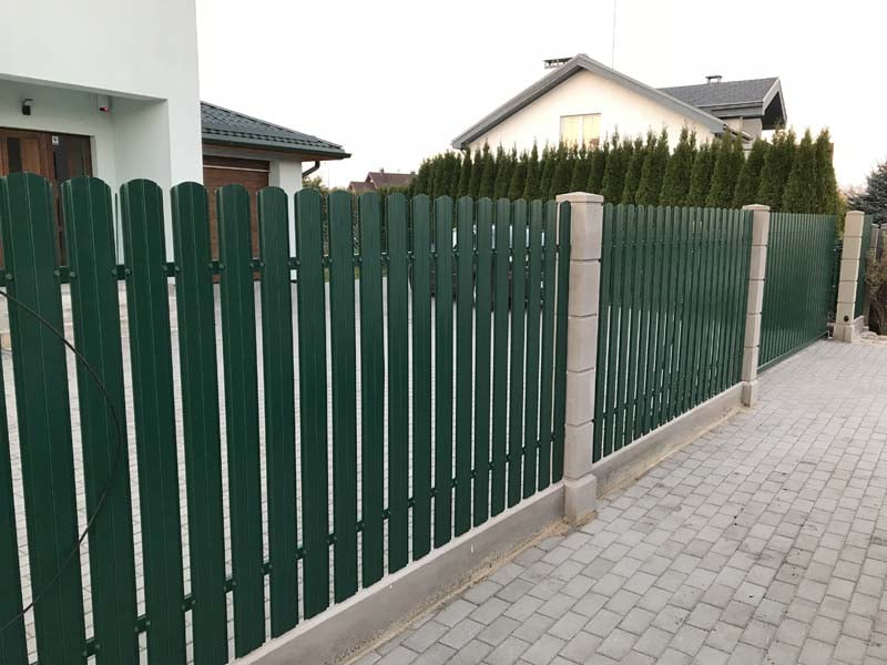 Aluzinc zogi staketa zogi Riga Latvija uzstadisana 2 - Aluzinc, metāla logi, metāla sētas, metāla vārti, bīdāmie vārti Rīgā Aluzinc zogi staketa zogi Riga Latvija uzstadisana 2