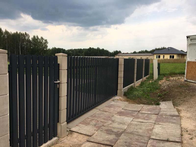 Aluzinc zogi staketa zogi Riga Latvija uzstadisana 20 - Aluzinc, metāla logi, metāla sētas, metāla vārti, bīdāmie vārti Rīgā Aluzinc zogi staketa zogi Riga Latvija uzstadisana 20