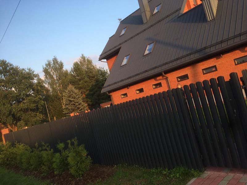 Aluzinc zogi staketa zogi Riga Latvija uzstadisana 29 - Aluzinc, metāla logi, metāla sētas, metāla vārti, bīdāmie vārti Rīgā Aluzinc zogi staketa zogi Riga Latvija uzstadisana 29