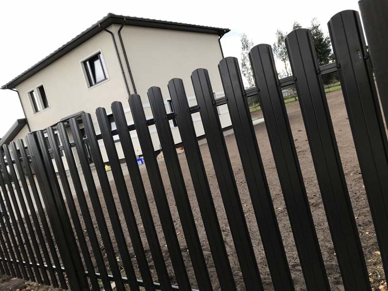 Aluzinc zogi staketa zogi Riga Latvija uzstadisana 37 - Aluzinc, metāla logi, metāla sētas, metāla vārti, bīdāmie vārti Rīgā Aluzinc zogi staketa zogi Riga Latvija uzstadisana 37 - Aluzinc, metāla logi, metāla sētas, metāla vārti, bīdāmie vārti Rīgā