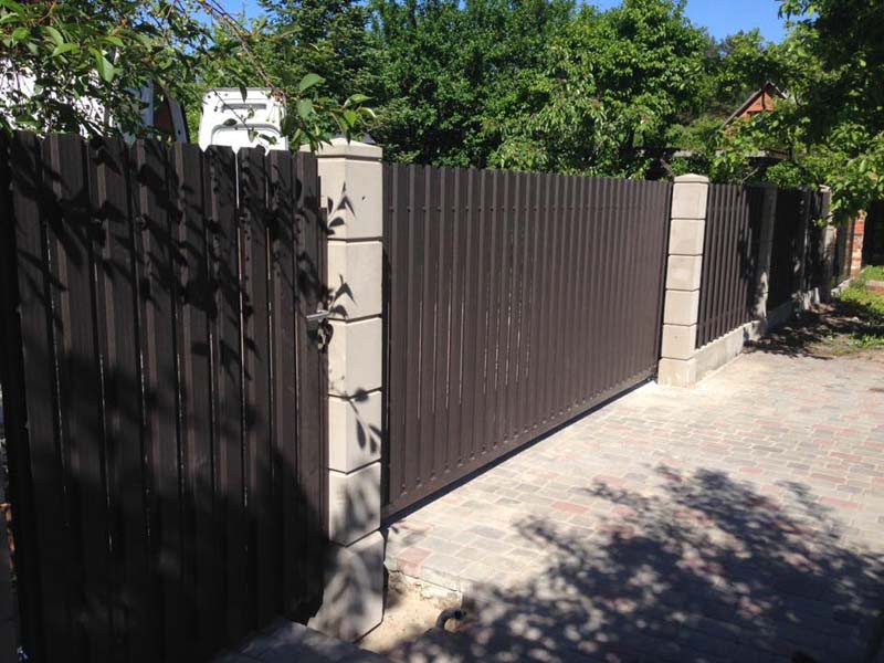 Aluzinc zogi staketa zogi Riga Latvija uzstadisana 7 1 - Aluzinc, metāla logi, metāla sētas, metāla vārti, bīdāmie vārti Rīgā Aluzinc zogi staketa zogi Riga Latvija uzstadisana 7 1