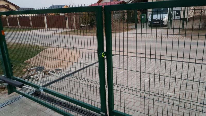 Penelu zogi uzstadisana Riga Latvija 3 - Aluzinc, metāla logi, metāla sētas, metāla vārti, bīdāmie vārti Rīgā Penelu zogi uzstadisana Riga Latvija 3