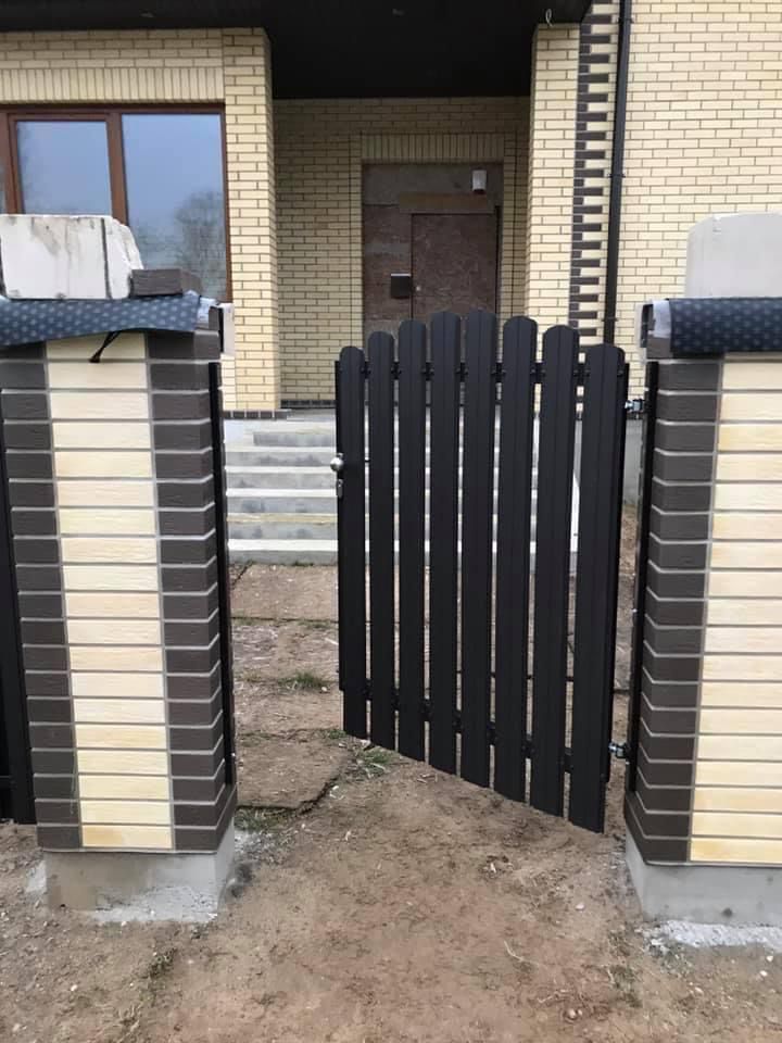 Aluzink zogu uzstadisana Riga Latvija 1 21 - Aluzinc, metāla logi, metāla sētas, metāla vārti, bīdāmie vārti Rīgā Aluzink zogu uzstadisana Riga Latvija 1 21 - Aluzinc, metāla logi, metāla sētas, metāla vārti, bīdāmie vārti Rīgā