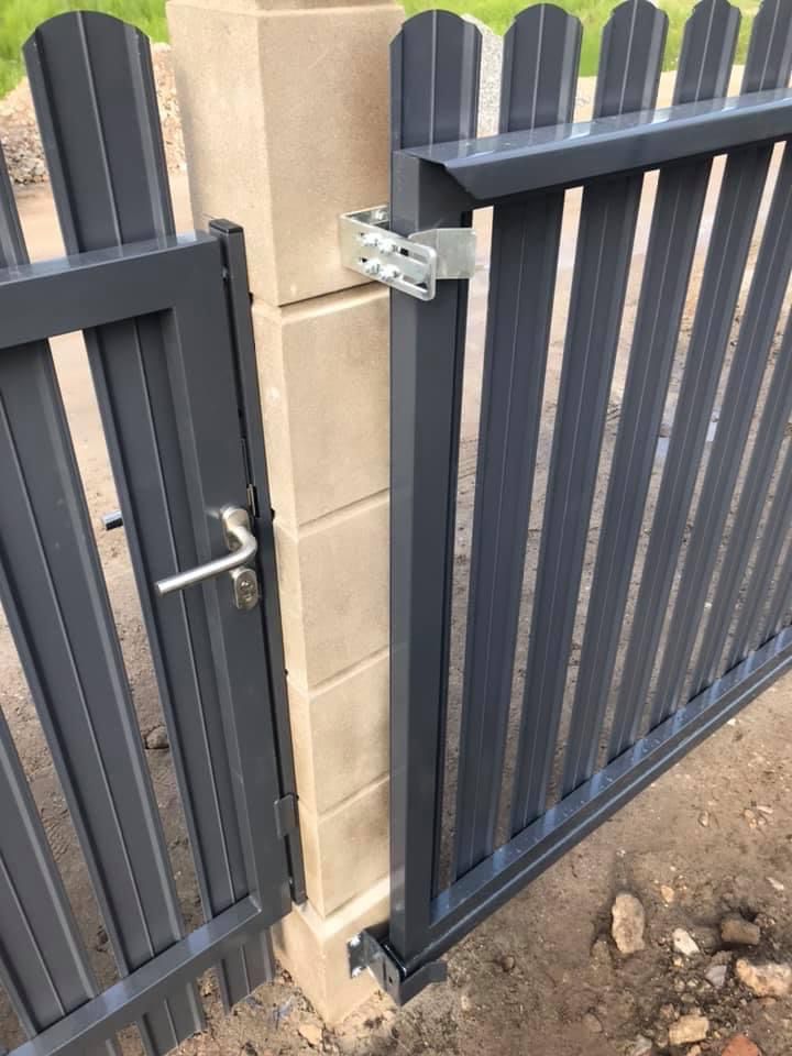 Aluzink zogu uzstadisana Riga Latvija 1 35 - Aluzinc, metāla logi, metāla sētas, metāla vārti, bīdāmie vārti Rīgā Aluzink zogu uzstadisana Riga Latvija 1 35 - Aluzinc, metāla logi, metāla sētas, metāla vārti, bīdāmie vārti Rīgā