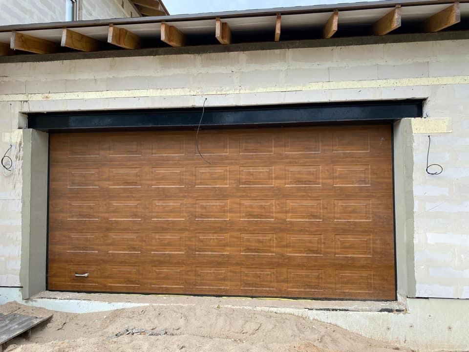 Garazu varti Uzstadisana Riga Latvija 1 1 - Aluzinc, metāla logi, metāla sētas, metāla vārti, bīdāmie vārti Rīgā Garazu varti Uzstadisana Riga Latvija 1 1 - Aluzinc, metāla logi, metāla sētas, metāla vārti, bīdāmie vārti Rīgā