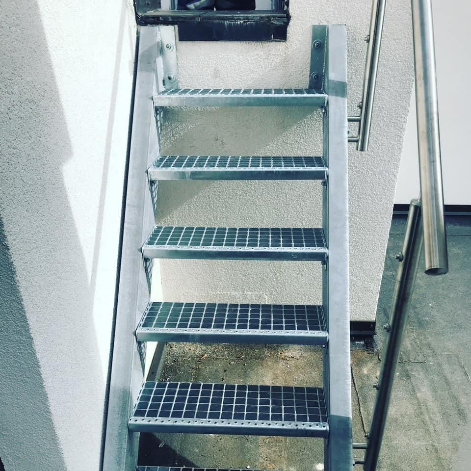 Kapnes uzstadisana Riga Latvija 1 3 - Aluzinc, metāla logi, metāla sētas, metāla vārti, bīdāmie vārti Rīgā Kapnes uzstadisana Riga Latvija 1 3 - Aluzinc, metāla logi, metāla sētas, metāla vārti, bīdāmie vārti Rīgā