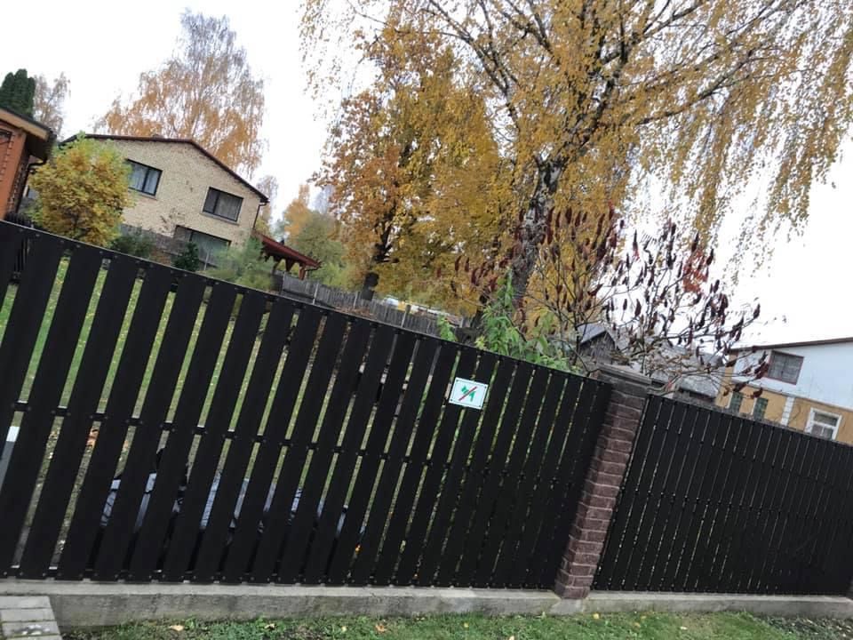 Kompozitmateriala zogu uzstadisana Riga Latvija 1 9 - Aluzinc, metāla logi, metāla sētas, metāla vārti, bīdāmie vārti Rīgā Kompozitmateriala zogu uzstadisana Riga Latvija 1 9 - Aluzinc, metāla logi, metāla sētas, metāla vārti, bīdāmie vārti Rīgā