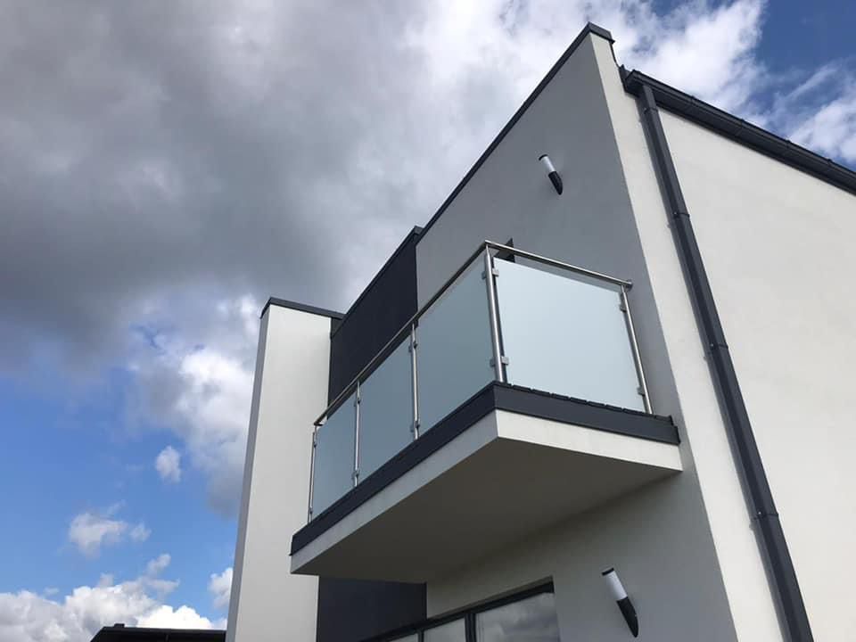 Margas no nerusejosa terauda uzstadisana Riga Latvija 1 19 - Aluzinc, metāla logi, metāla sētas, metāla vārti, bīdāmie vārti Rīgā Margas no nerusejosa terauda uzstadisana Riga Latvija 1 19 - Aluzinc, metāla logi, metāla sētas, metāla vārti, bīdāmie vārti Rīgā