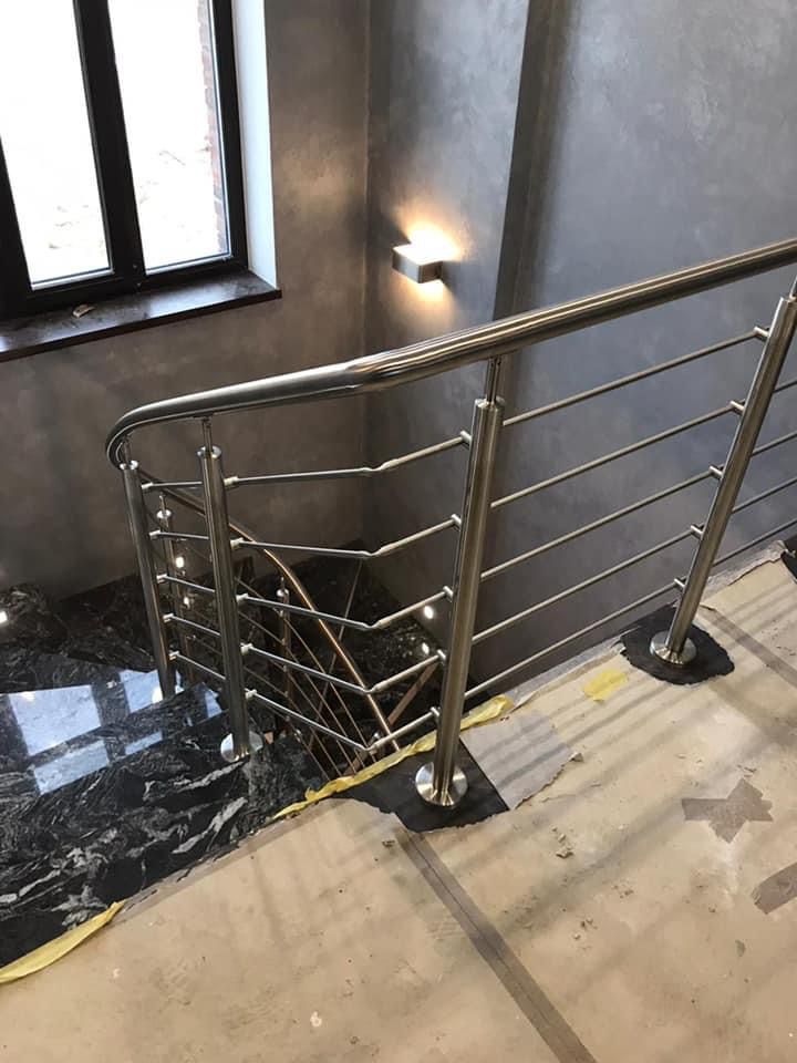 Margas no nerusejosa terauda uzstadisana Riga Latvija 1 21 - Aluzinc, metāla logi, metāla sētas, metāla vārti, bīdāmie vārti Rīgā Margas no nerusejosa terauda uzstadisana Riga Latvija 1 21 - Aluzinc, metāla logi, metāla sētas, metāla vārti, bīdāmie vārti Rīgā