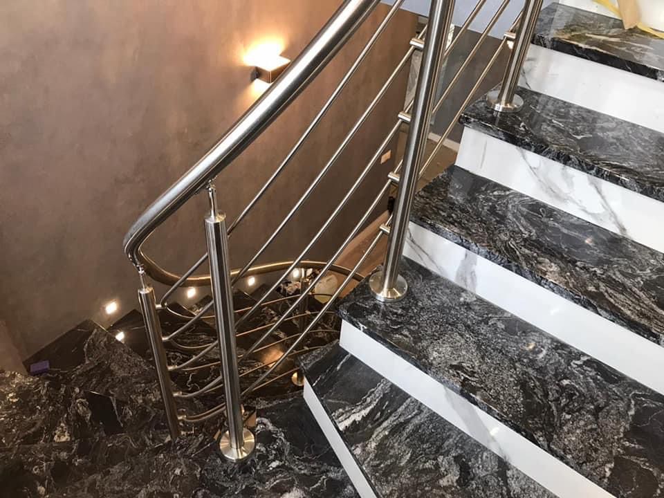 Margas no nerusejosa terauda uzstadisana Riga Latvija 1 22 - Aluzinc, metāla logi, metāla sētas, metāla vārti, bīdāmie vārti Rīgā Margas no nerusejosa terauda uzstadisana Riga Latvija 1 22 - Aluzinc, metāla logi, metāla sētas, metāla vārti, bīdāmie vārti Rīgā