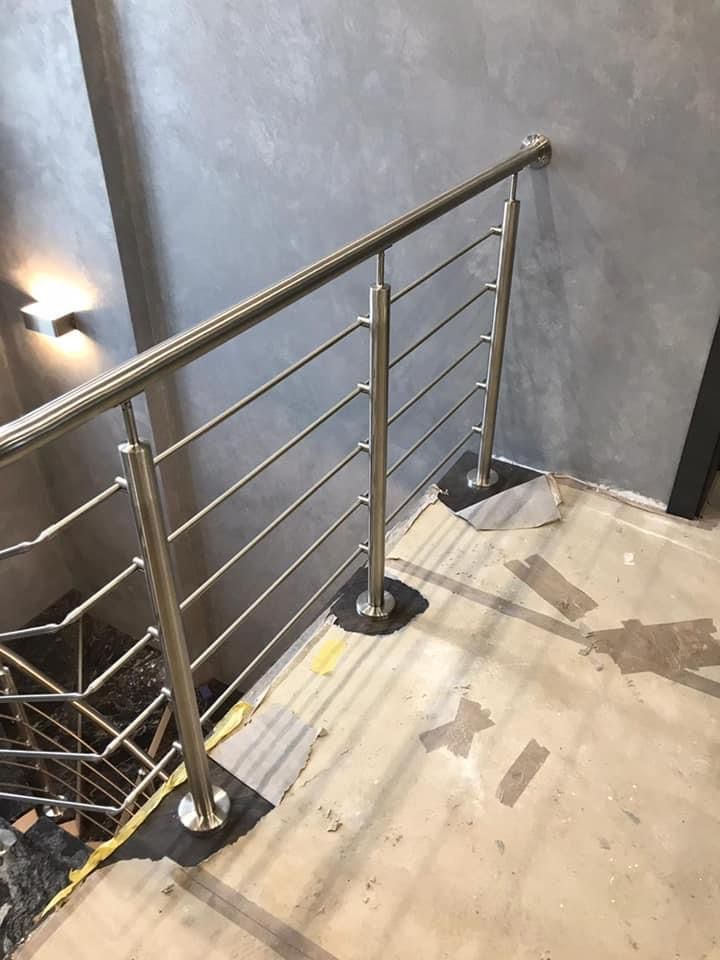 Margas no nerusejosa terauda uzstadisana Riga Latvija 1 25 - Aluzinc, metāla logi, metāla sētas, metāla vārti, bīdāmie vārti Rīgā Margas no nerusejosa terauda uzstadisana Riga Latvija 1 25 - Aluzinc, metāla logi, metāla sētas, metāla vārti, bīdāmie vārti Rīgā