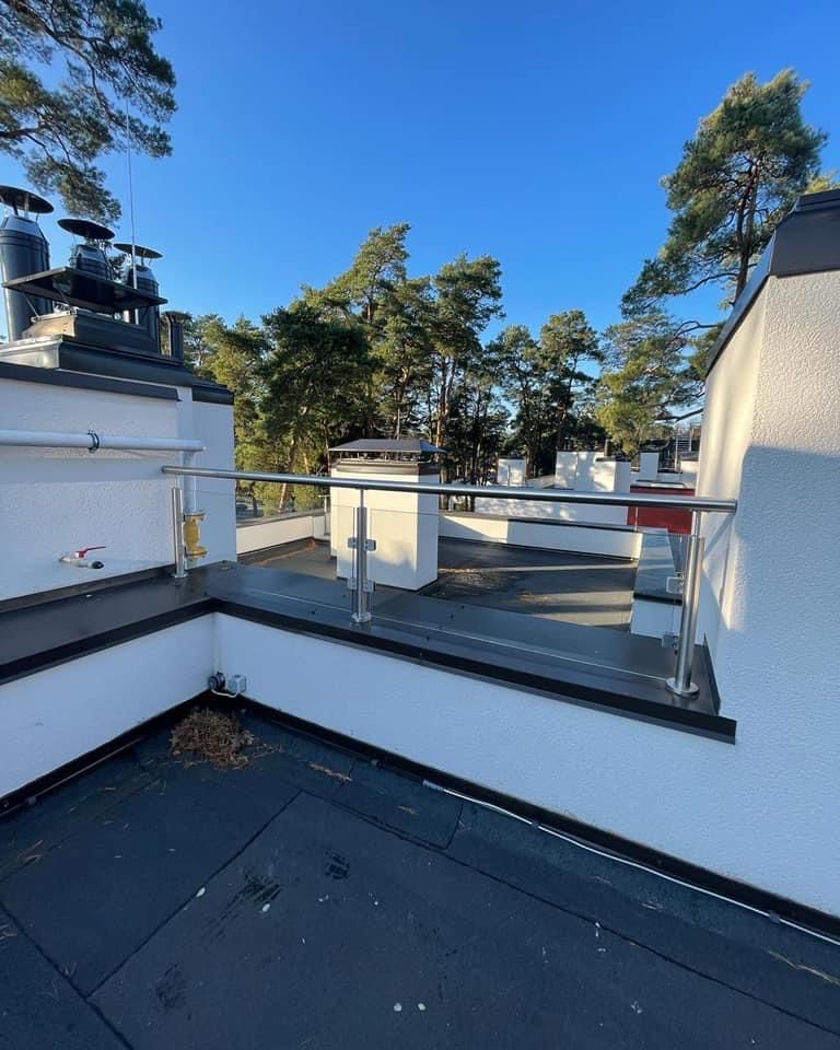 Margas no nerusejosa terauda uzstadisana Riga Latvija 1 35 - Aluzinc, metāla logi, metāla sētas, metāla vārti, bīdāmie vārti Rīgā Margas no nerusejosa terauda uzstadisana Riga Latvija 1 35 - Aluzinc, metāla logi, metāla sētas, metāla vārti, bīdāmie vārti Rīgā