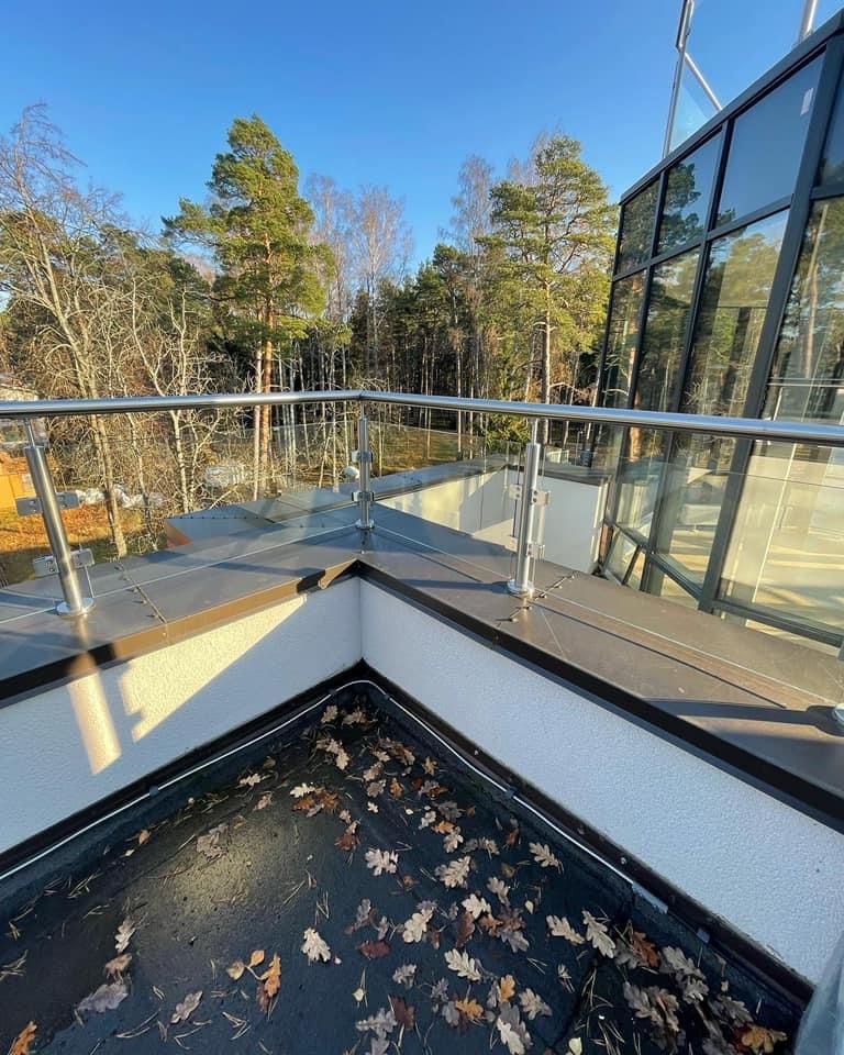 Margas no nerusejosa terauda uzstadisana Riga Latvija 1 36 - Aluzinc, metāla logi, metāla sētas, metāla vārti, bīdāmie vārti Rīgā Margas no nerusejosa terauda uzstadisana Riga Latvija 1 36 - Aluzinc, metāla logi, metāla sētas, metāla vārti, bīdāmie vārti Rīgā