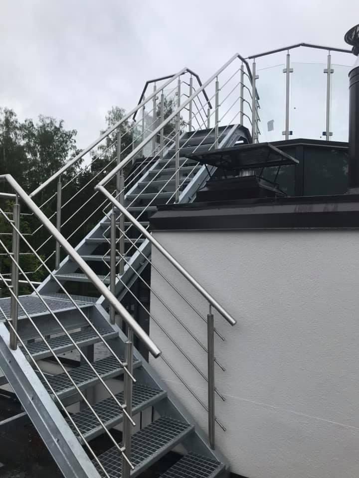 Margas no nerusejosa terauda uzstadisana Riga Latvija 1 40 - Aluzinc, metāla logi, metāla sētas, metāla vārti, bīdāmie vārti Rīgā Margas no nerusejosa terauda uzstadisana Riga Latvija 1 40 - Aluzinc, metāla logi, metāla sētas, metāla vārti, bīdāmie vārti Rīgā