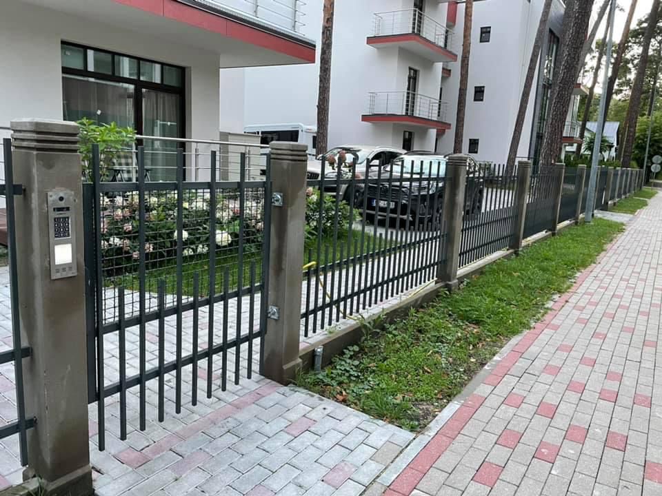 Metala zogu uzstadisana Riga Latvija 1 18 - Aluzinc, metāla logi, metāla sētas, metāla vārti, bīdāmie vārti Rīgā Metala zogu uzstadisana Riga Latvija 1 18 - Aluzinc, metāla logi, metāla sētas, metāla vārti, bīdāmie vārti Rīgā