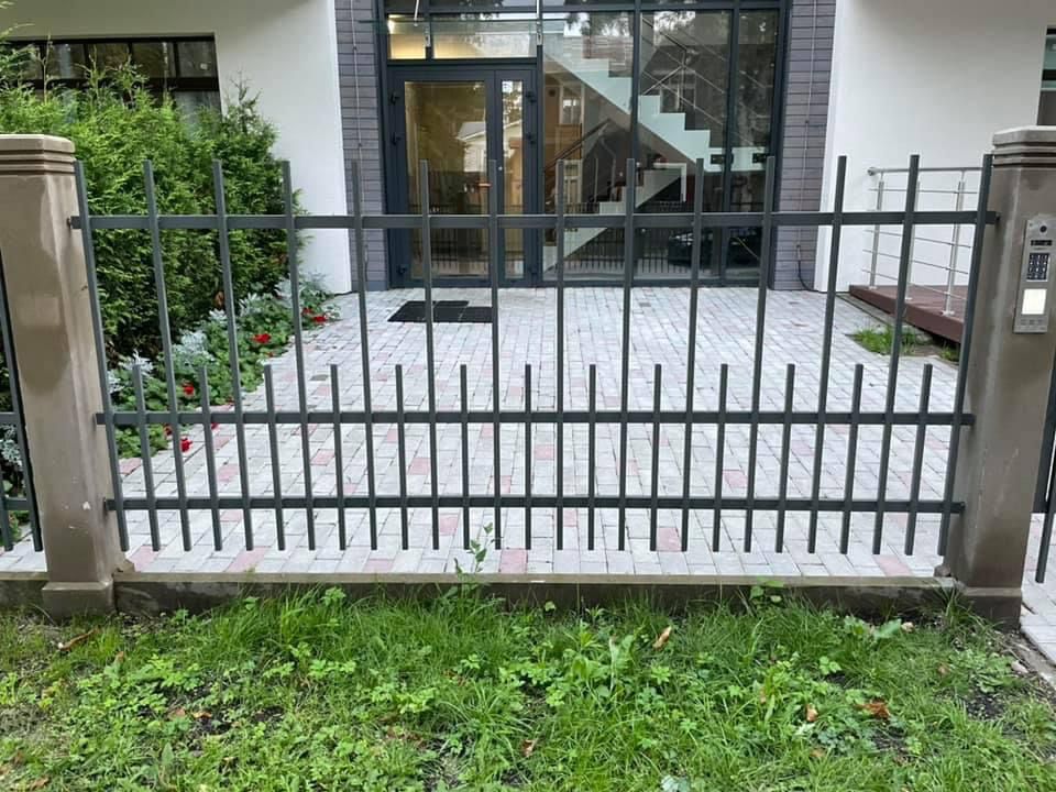 Metala zogu uzstadisana Riga Latvija 1 19 - Aluzinc, metāla logi, metāla sētas, metāla vārti, bīdāmie vārti Rīgā Metala zogu uzstadisana Riga Latvija 1 19 - Aluzinc, metāla logi, metāla sētas, metāla vārti, bīdāmie vārti Rīgā