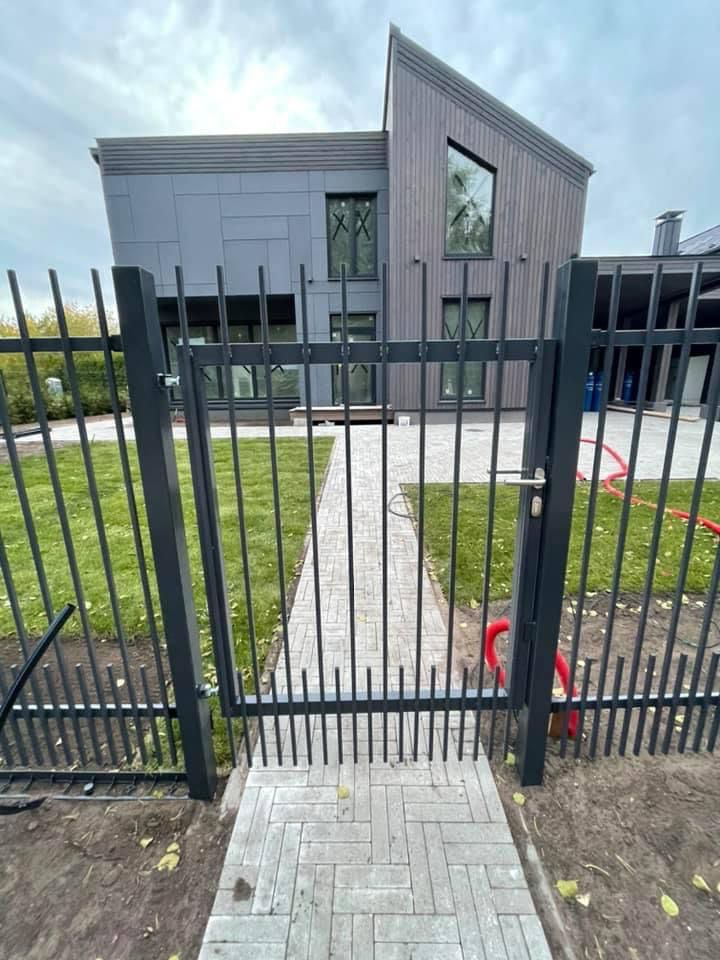 Metala zogu uzstadisana Riga Latvija 1 9 - Aluzinc, metāla logi, metāla sētas, metāla vārti, bīdāmie vārti Rīgā Metala zogu uzstadisana Riga Latvija 1 9 - Aluzinc, metāla logi, metāla sētas, metāla vārti, bīdāmie vārti Rīgā