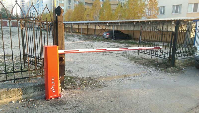 Automatiskas barjeras uzstadisana Riga Latvija 1 - Aluzinc, metāla logi, metāla sētas, metāla vārti, bīdāmie vārti Rīgā Automatiskas barjeras uzstadisana Riga Latvija 1 - Aluzinc, metāla logi, metāla sētas, metāla vārti, bīdāmie vārti Rīgā