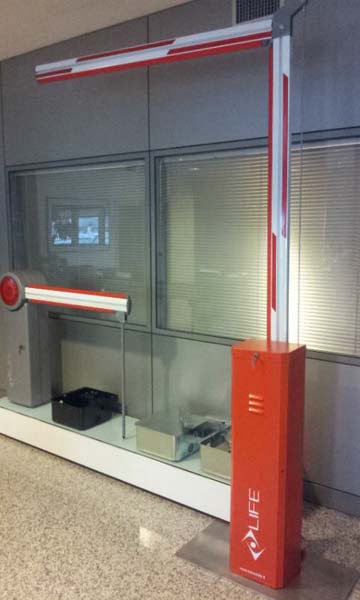 Automatiskas barjeras uzstadisana Riga Latvija 11 - Aluzinc, metāla logi, metāla sētas, metāla vārti, bīdāmie vārti Rīgā Automatiskas barjeras uzstadisana Riga Latvija 11 - Aluzinc, metāla logi, metāla sētas, metāla vārti, bīdāmie vārti Rīgā