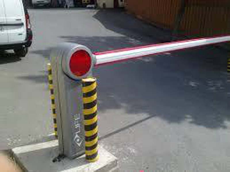 Automatiskas barjeras uzstadisana Riga Latvija 13 - Aluzinc, metāla logi, metāla sētas, metāla vārti, bīdāmie vārti Rīgā Automatiskas barjeras uzstadisana Riga Latvija 13 - Aluzinc, metāla logi, metāla sētas, metāla vārti, bīdāmie vārti Rīgā