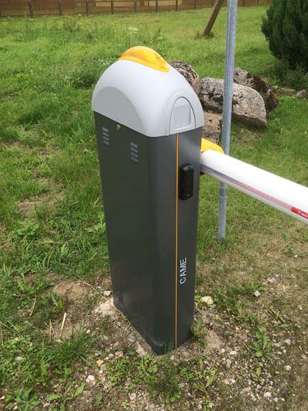 Automatiskas barjeras uzstadisana Riga Latvija 2 - Aluzinc, metāla logi, metāla sētas, metāla vārti, bīdāmie vārti Rīgā Automatiskas barjeras uzstadisana Riga Latvija 2 - Aluzinc, metāla logi, metāla sētas, metāla vārti, bīdāmie vārti Rīgā