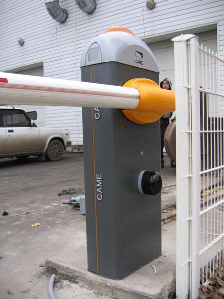 Automatiskas barjeras uzstadisana Riga Latvija 9 - Aluzinc, metāla logi, metāla sētas, metāla vārti, bīdāmie vārti Rīgā Automatiskas barjeras uzstadisana Riga Latvija 9 - Aluzinc, metāla logi, metāla sētas, metāla vārti, bīdāmie vārti Rīgā