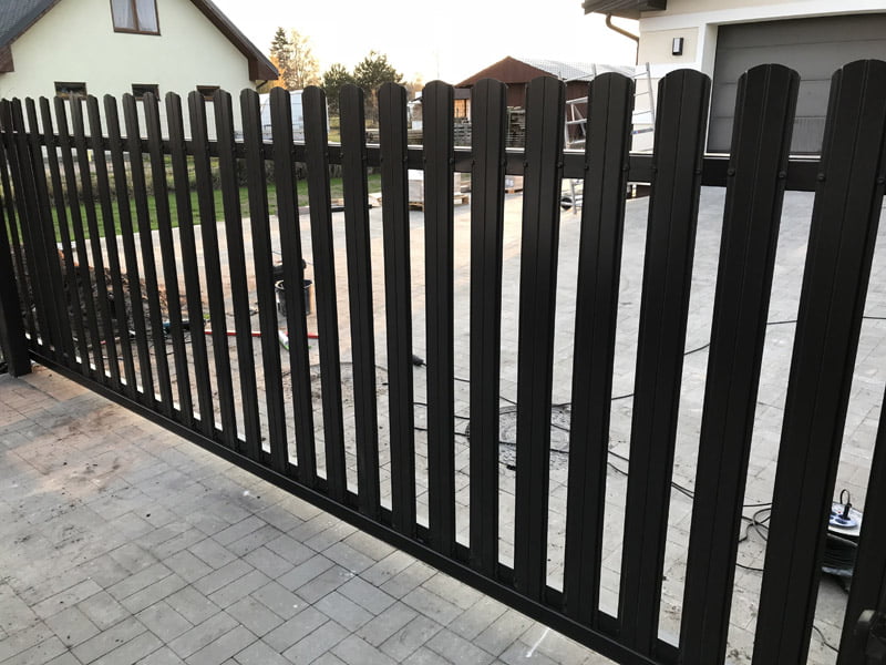 евроштакетник 1 2 - Aluzinc, metāla logi, metāla sētas, metāla vārti, bīdāmie vārti Rīgā евроштакетник 1 2 - Aluzinc, metāla logi, metāla sētas, metāla vārti, bīdāmie vārti Rīgā