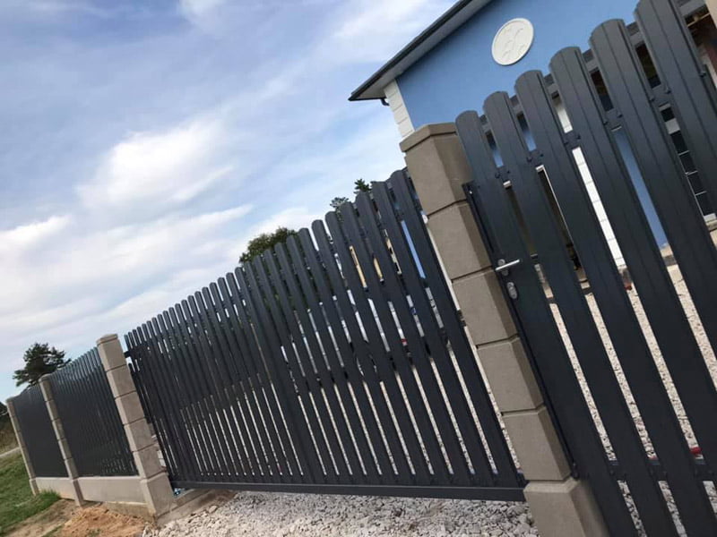 евроштакетник 1 3 1 - Aluzinc, metāla logi, metāla sētas, metāla vārti, bīdāmie vārti Rīgā евроштакетник 1 3 1 - Aluzinc, metāla logi, metāla sētas, metāla vārti, bīdāmie vārti Rīgā